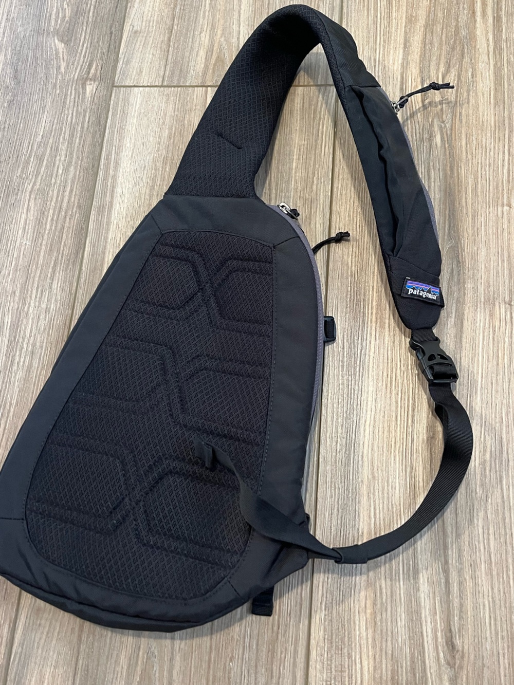 Patagonia Atom Sling Bag 8L - Picture 2 of 5